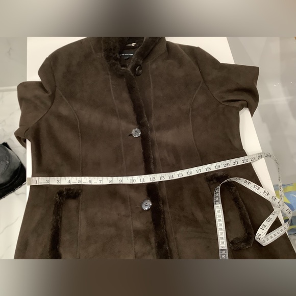 FLASH SALE‼️Soft faux suede coat LIKE NEW🥀 - Picture 10 of 12